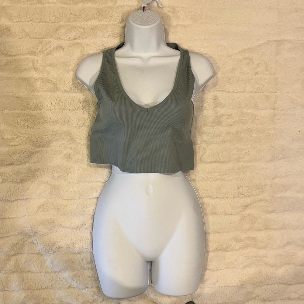 Sage green tank too size L